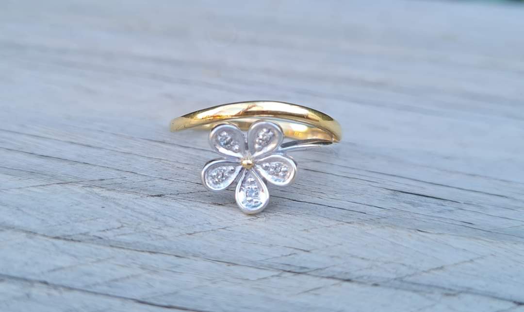 Two-tone 9ct Gold Ring, Diamond Studded Petals - Size O 1/2
