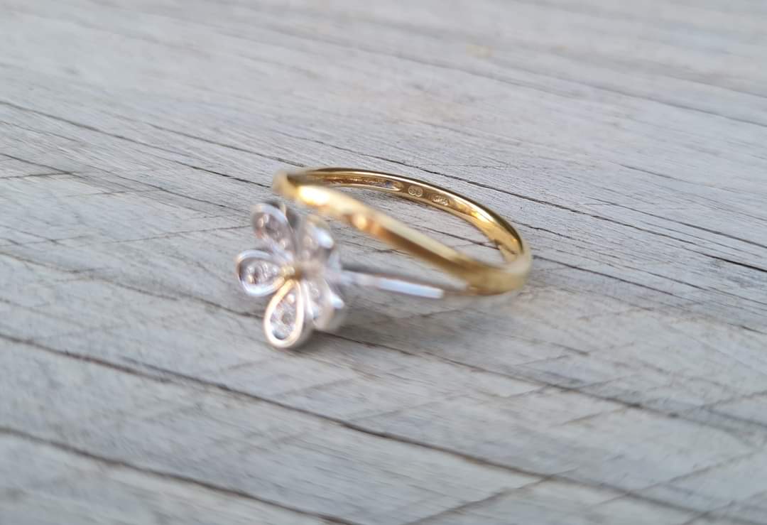 Two-tone 9ct Gold Ring, Diamond Studded Petals - Size O 1/2