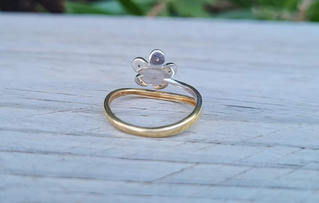 Two-tone 9ct Gold Ring, Diamond Studded Petals - Size O 1/2