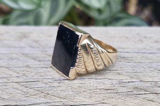Significant 9ct Vintage Gold Onyx Ring - Size O - * Scrap Price *