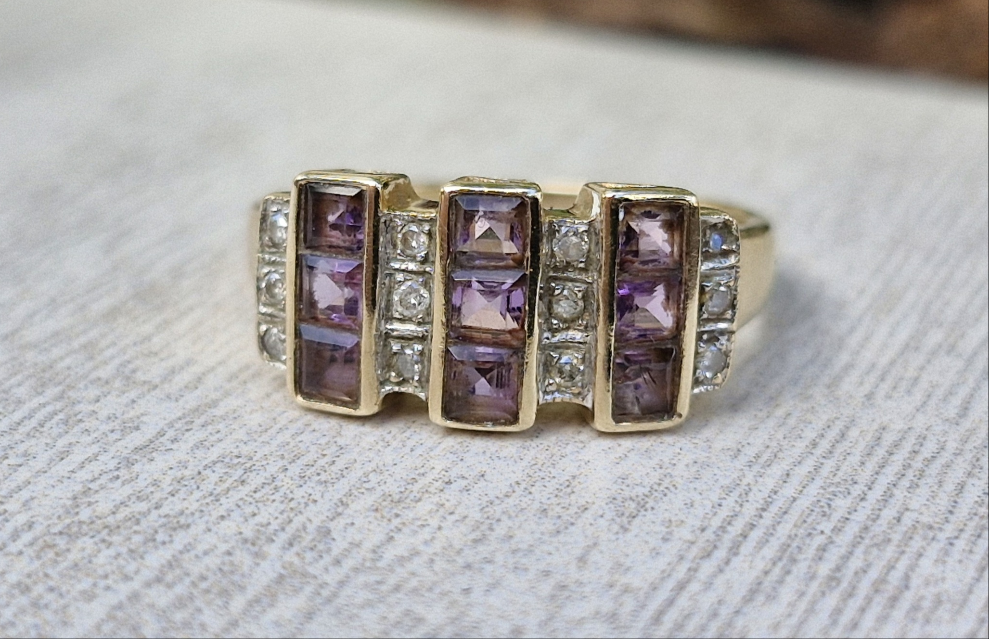 10ct Vintage Gold Ring, Amethyst and Diamonds - Size O