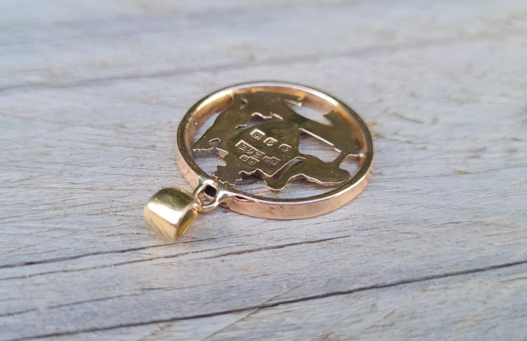 Highly Collectible Antique Willis & Sons, 9ct Rosy Gold Australiana Emblem Pendant