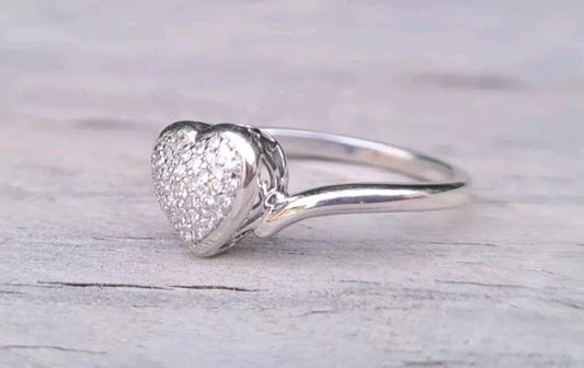 Modern 9ct White Gold Diamond Heart Ring - Size M 1/2 *Scrap Price*