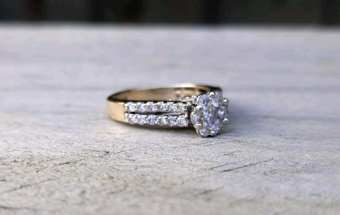 10ct Gold Diamond Ring - Size M