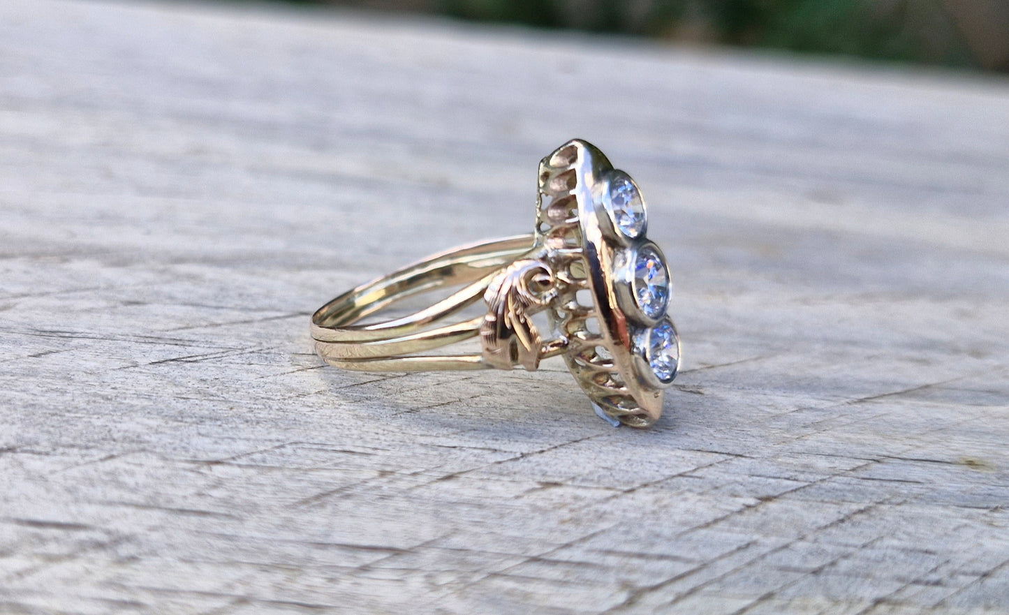 Antique 9ct Gold Navette Ring - Size O 1/2