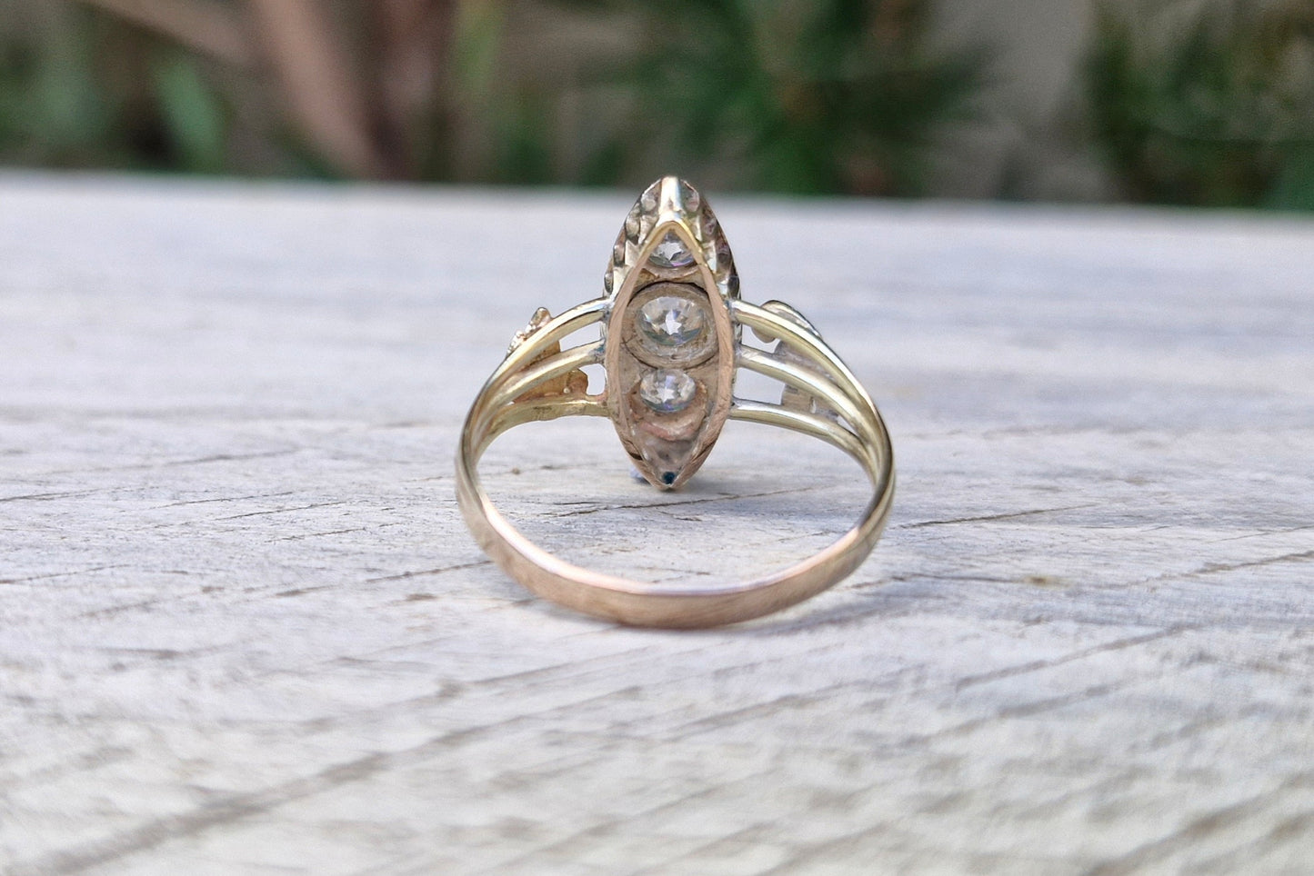 Antique 9ct Gold Navette Ring - Size O 1/2