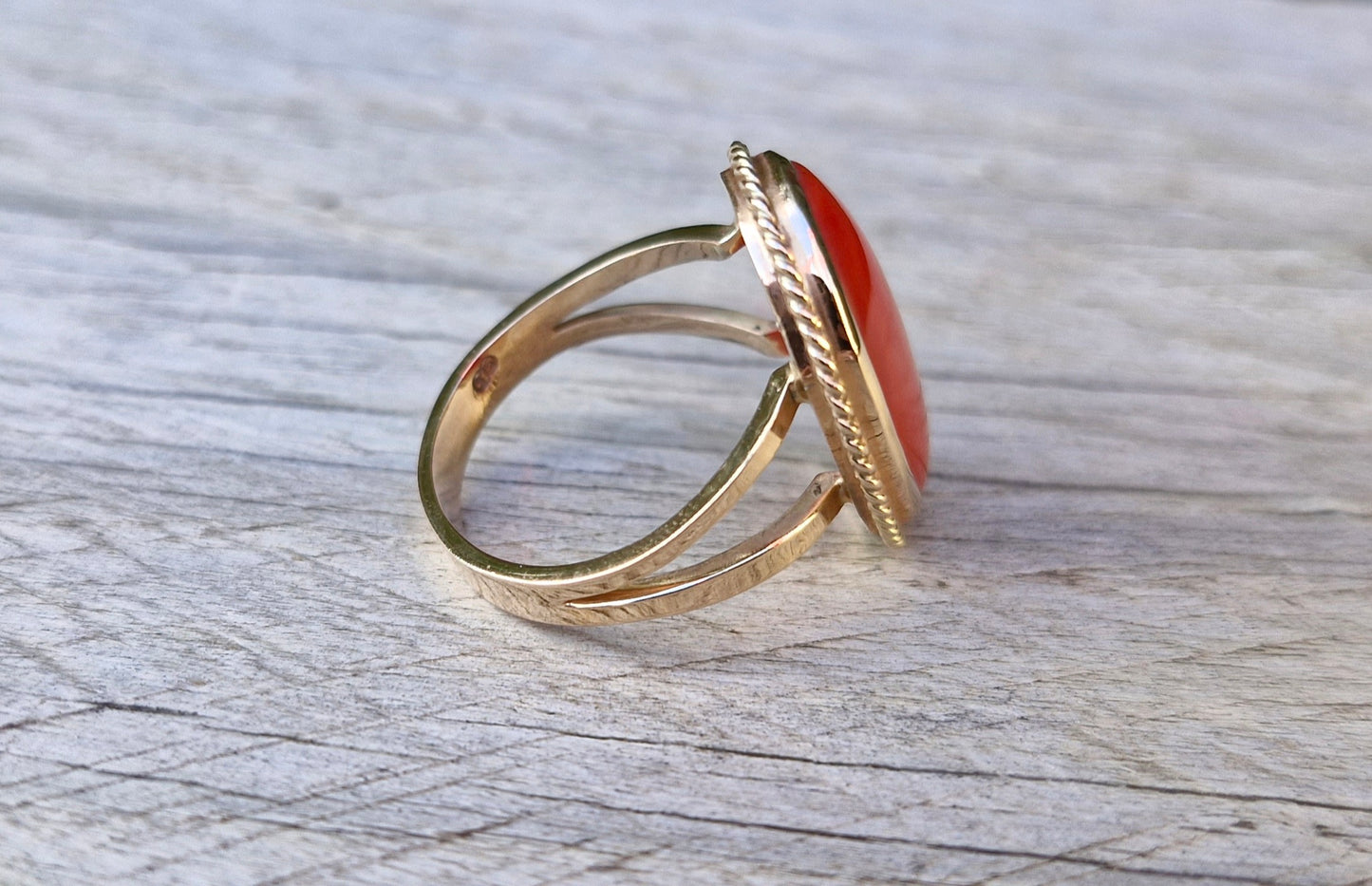 Vintage 9ct Gold Red Agate Ring - Size Q 1/2