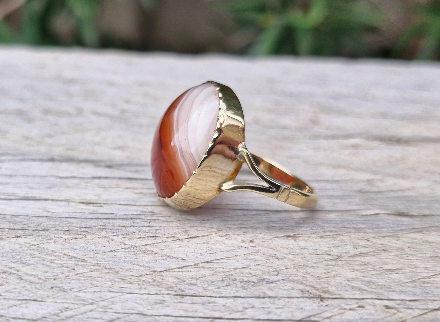 Vintage Red Banded Agate Ring, 9ct Yellow Gold - Size R