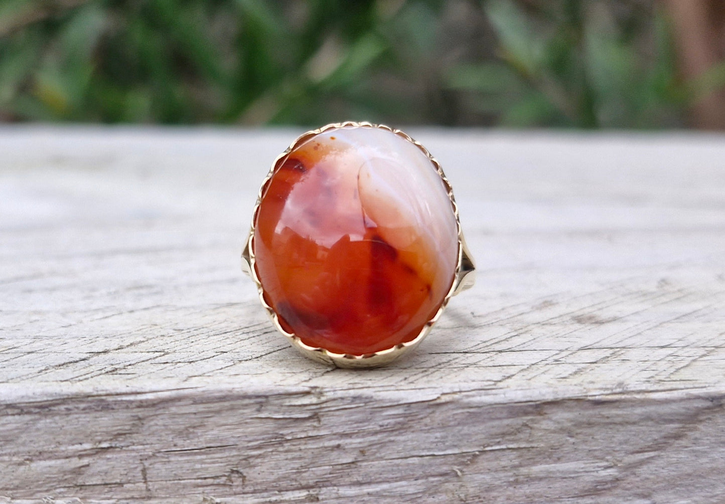 Vintage Red Banded Agate Ring, 9ct Yellow Gold - Size R