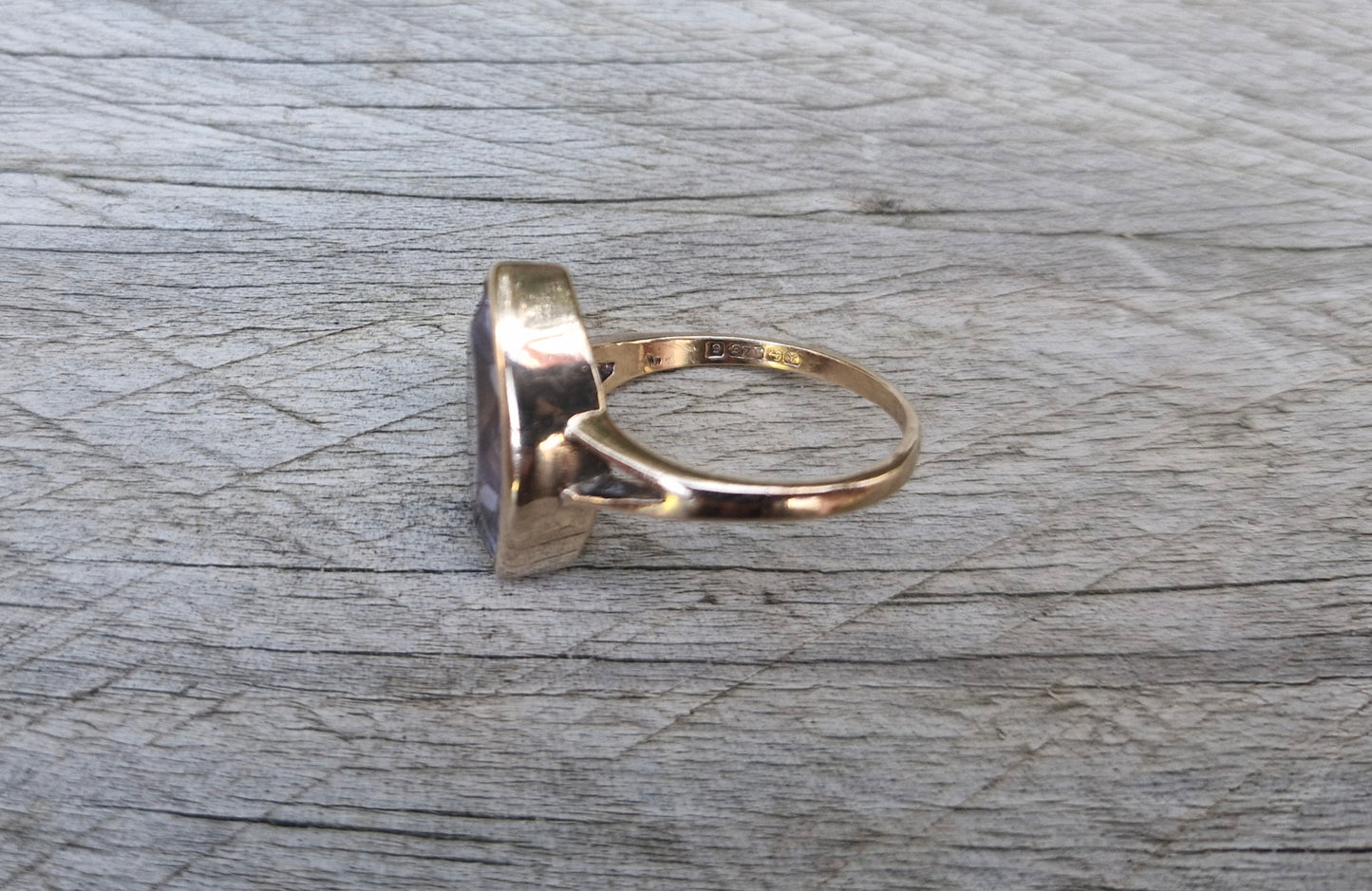 Vintage 9ct Rose Gold, Navette Lilac Stone Ring - Size M 1/2