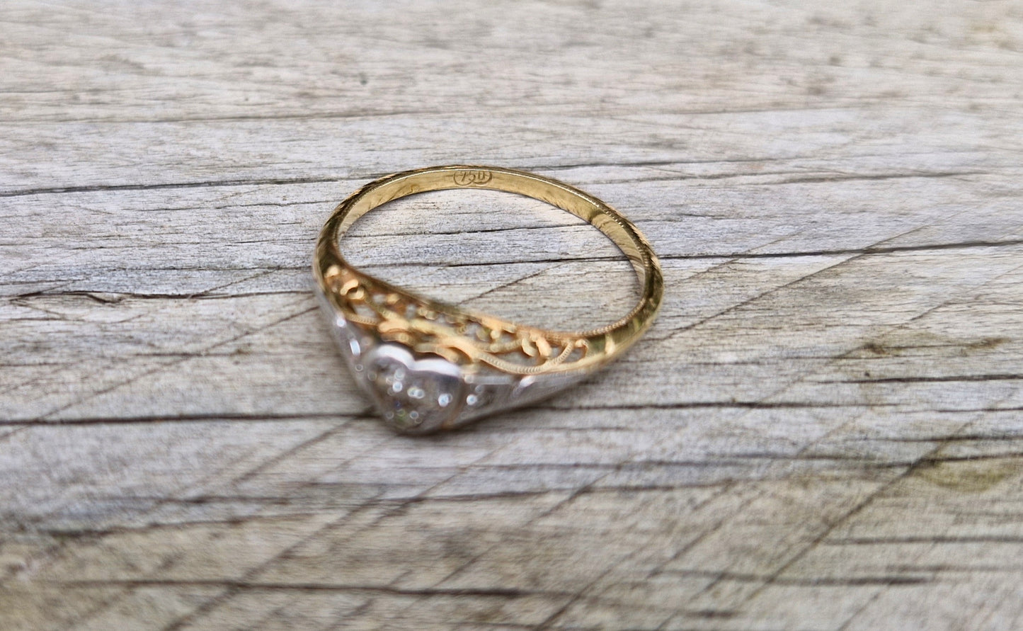 Vintage 18ct Gold Diamond Ring, Impressive Hand Engraved Shank - Size N 1/2