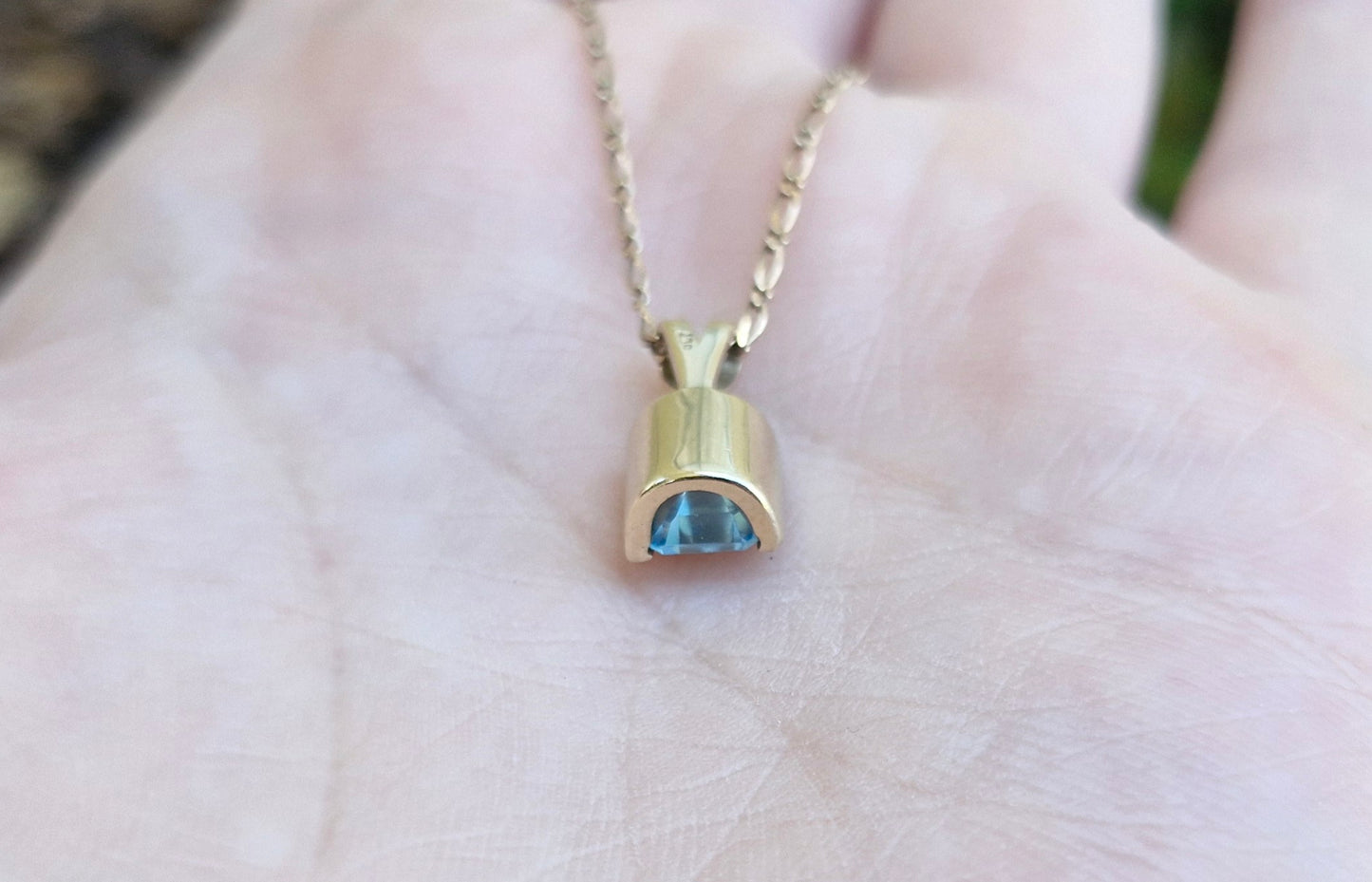 Sky Blue Topaz & 9ct Gold Pendant