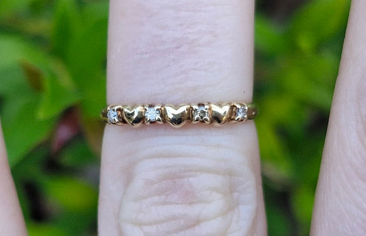 9ct Gold Diamond Hugs and Kisses Ring - Size J 1/2