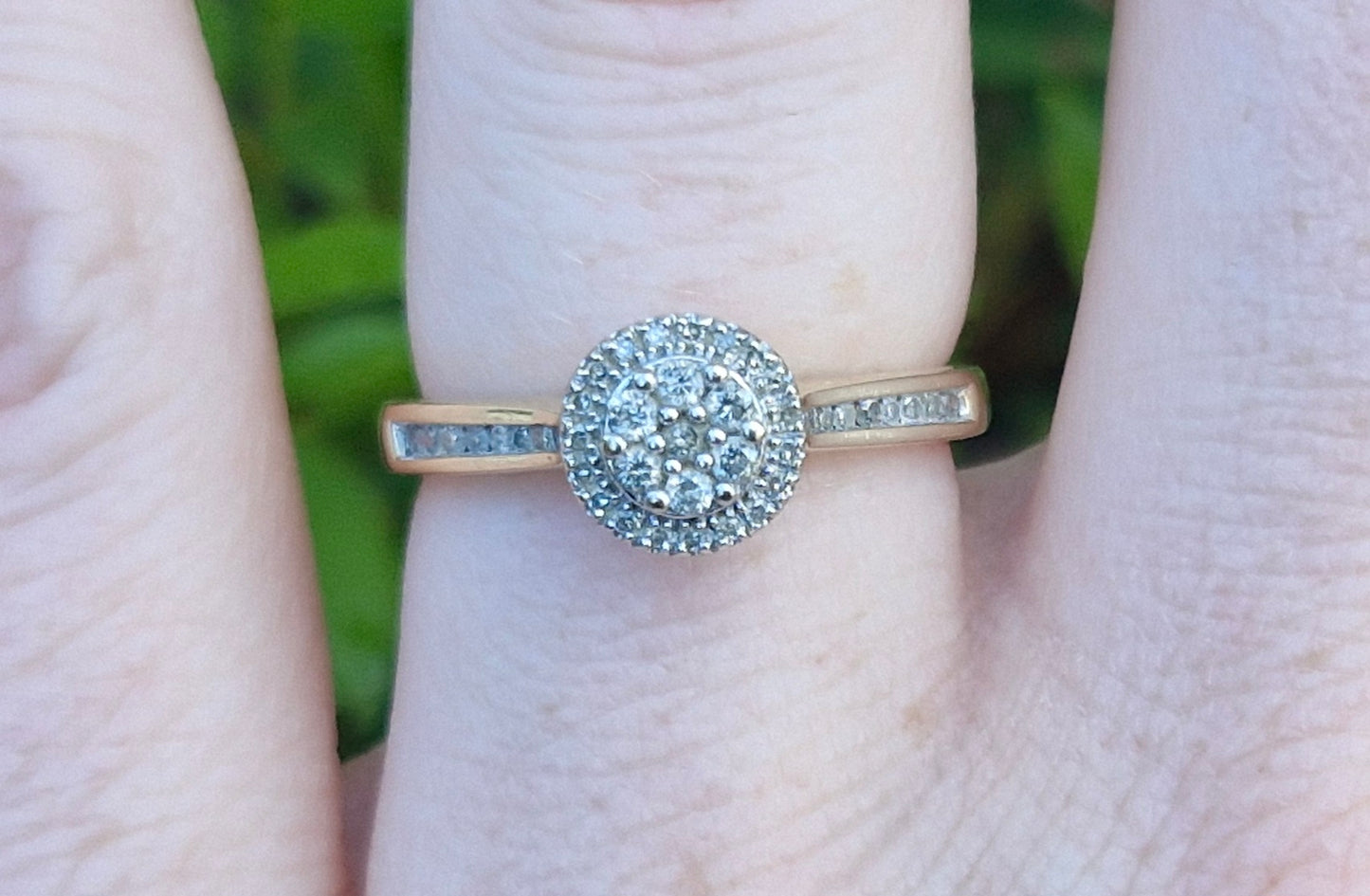 10ct Michael Hill Jewellers Ring, Diamond Halo - Size O 1/2