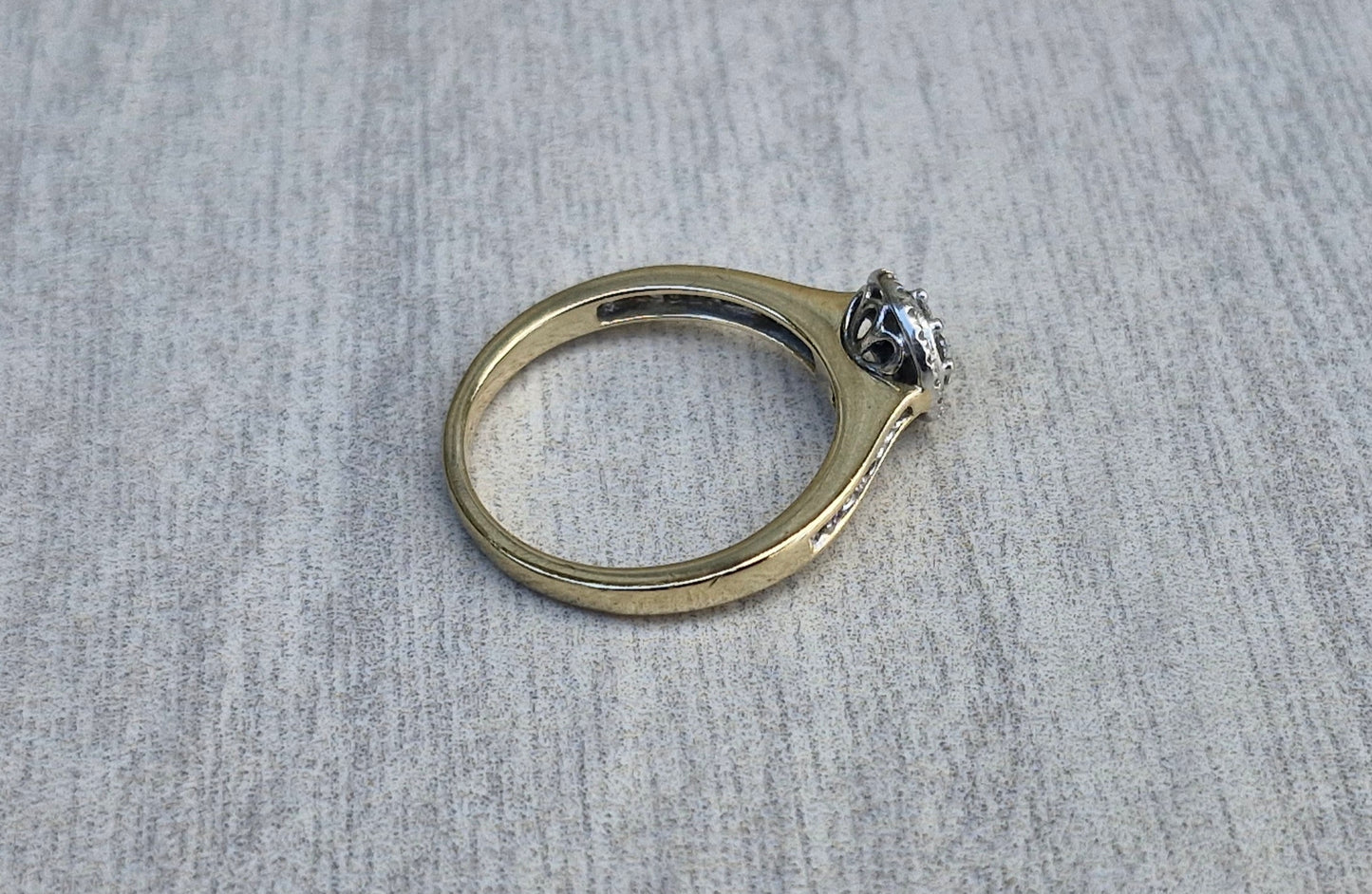 10ct Michael Hill Jewellers Ring, Diamond Halo - Size O 1/2