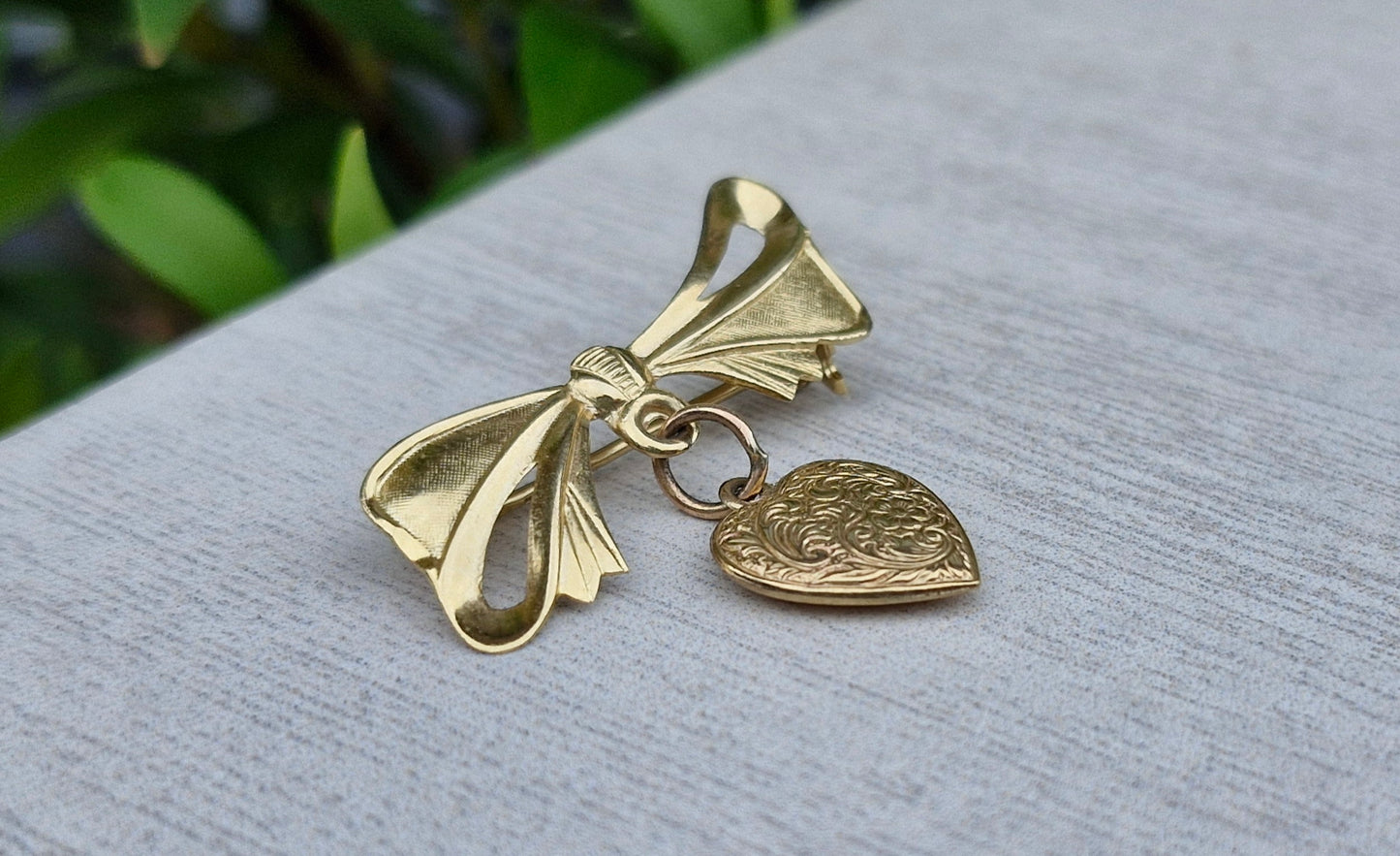 Beautiful 9ct Yellow Gold Vintage Brooch - Conversion Options