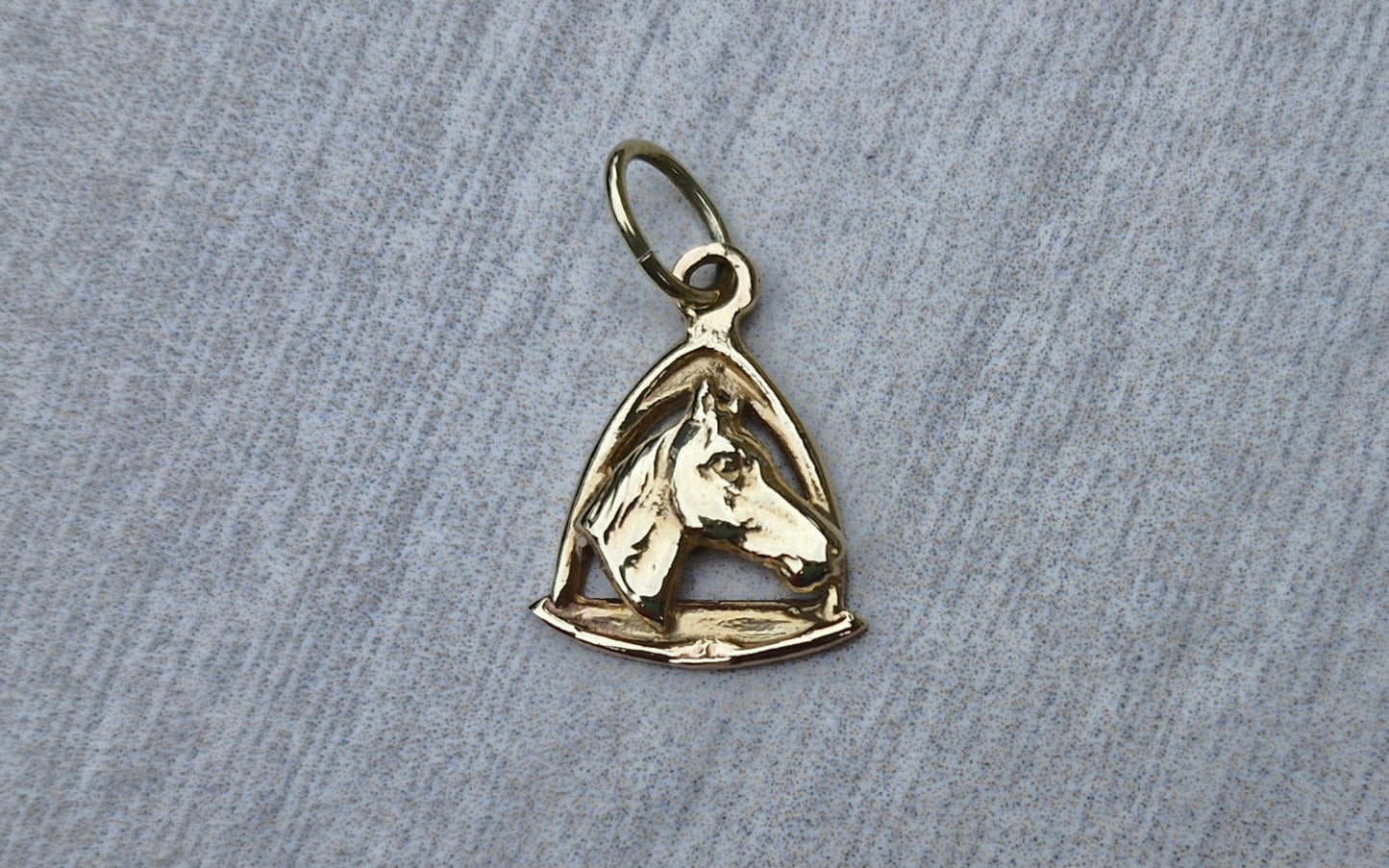 Equestrian Themed, 9ct Gold Vintage Horse Pendant or Charm