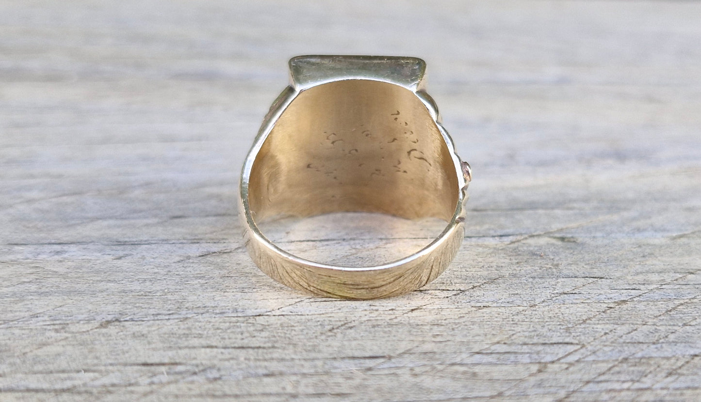 Significant 9ct Vintage Gold Onyx Ring - Size O - * Scrap Price *