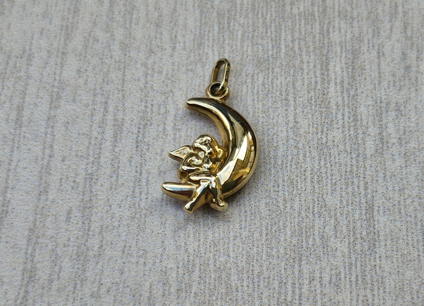 9ct Gold 3D Cherub & Moon Pendant or Charm