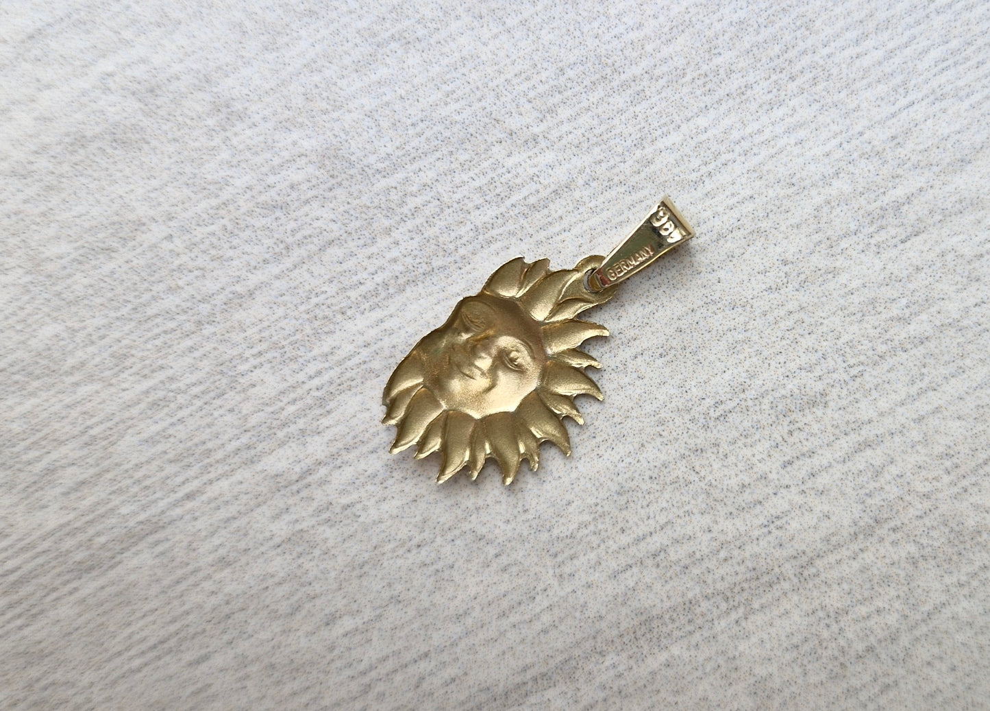 9ct Gold Sun Charm or Pendant - Germany