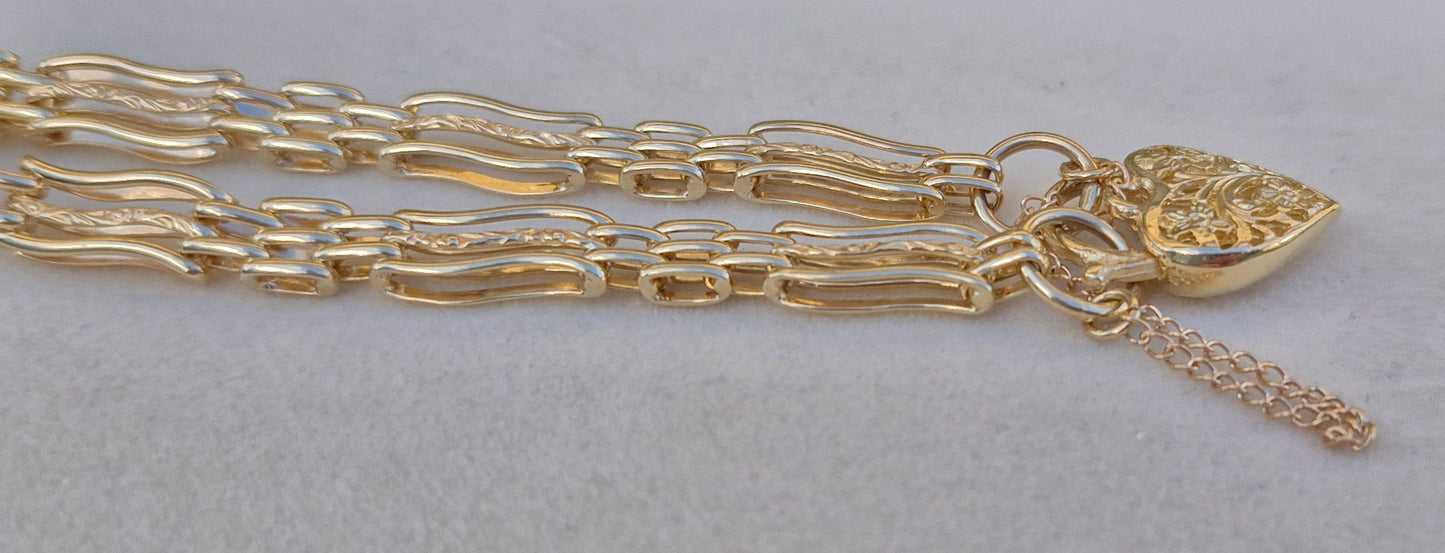 9ct Gold Heart Locket Gate Bracelet - 12.19g