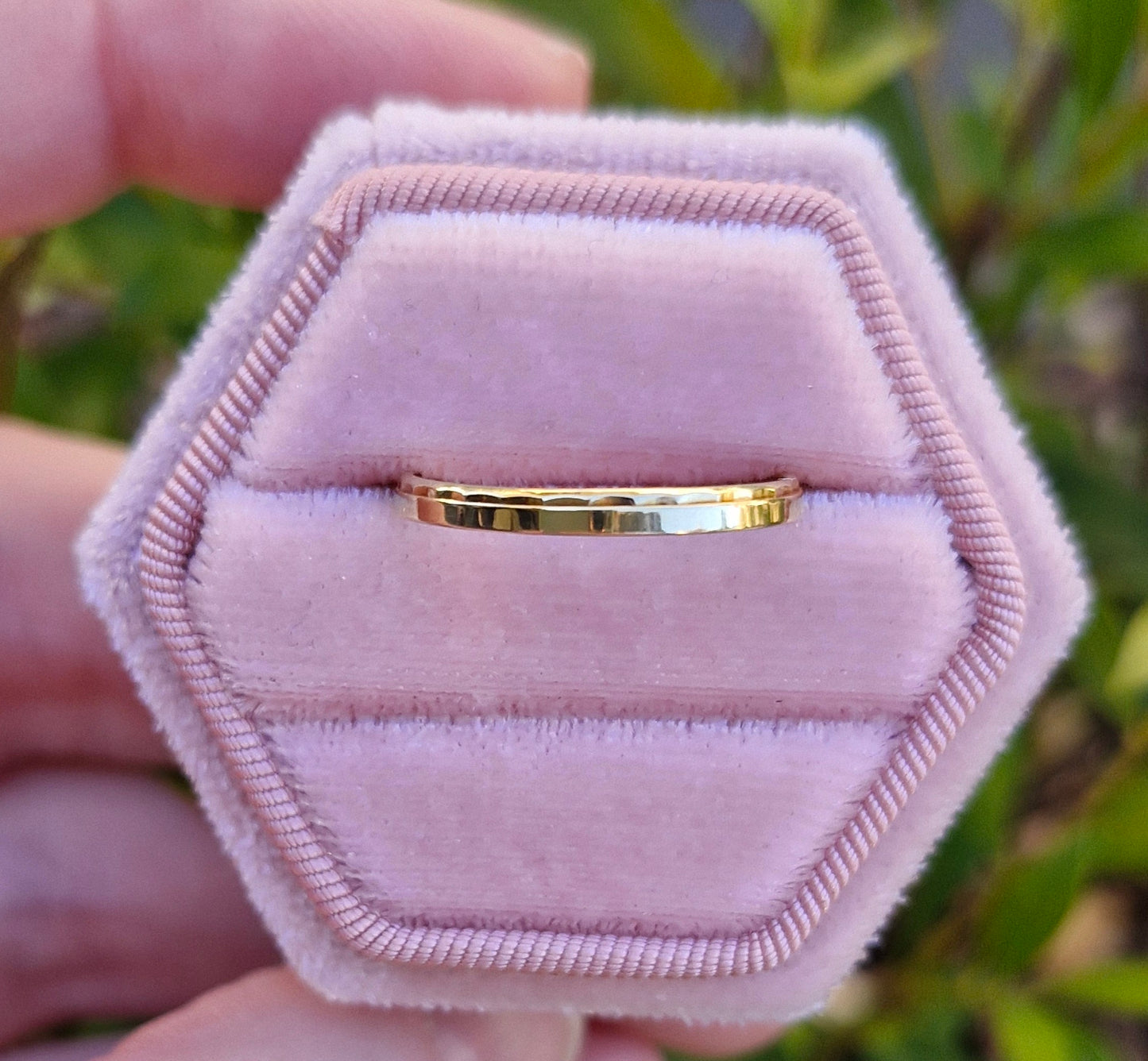 18ct Gold Band - Size M 1/2