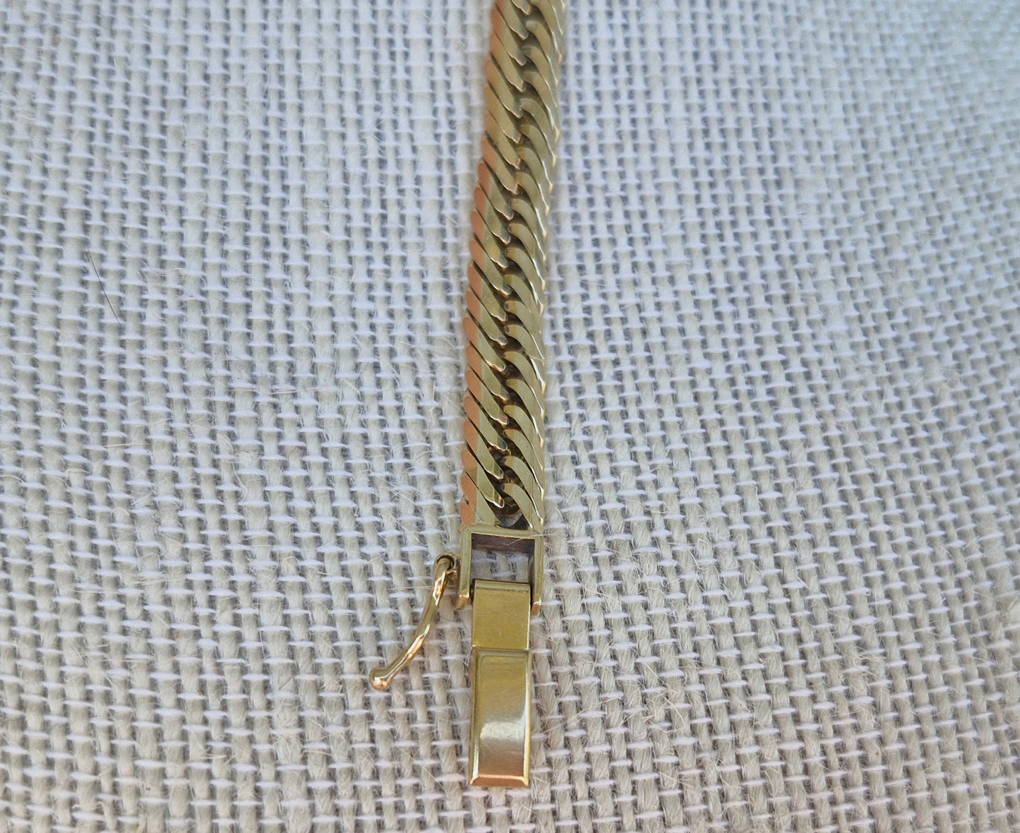 VAL $11,100 - 18ct Solid Yellow Gold Bracelet