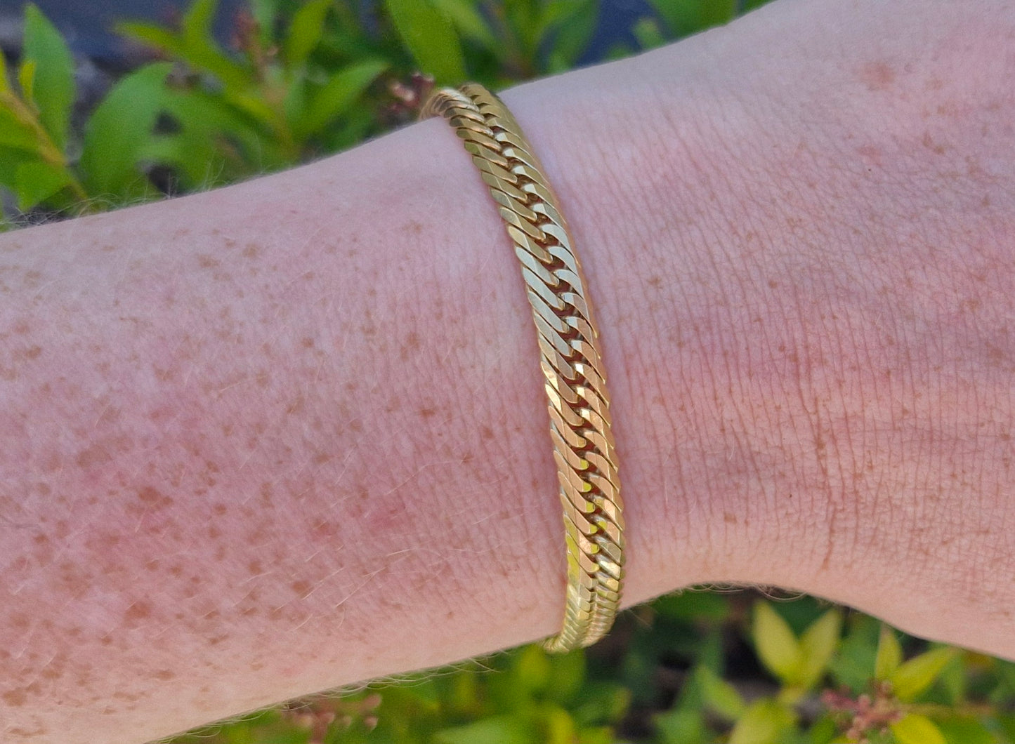 VAL $11,100 - 18ct Solid Yellow Gold Bracelet
