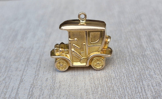 Vintage Large Car Charm in 9ct Gold