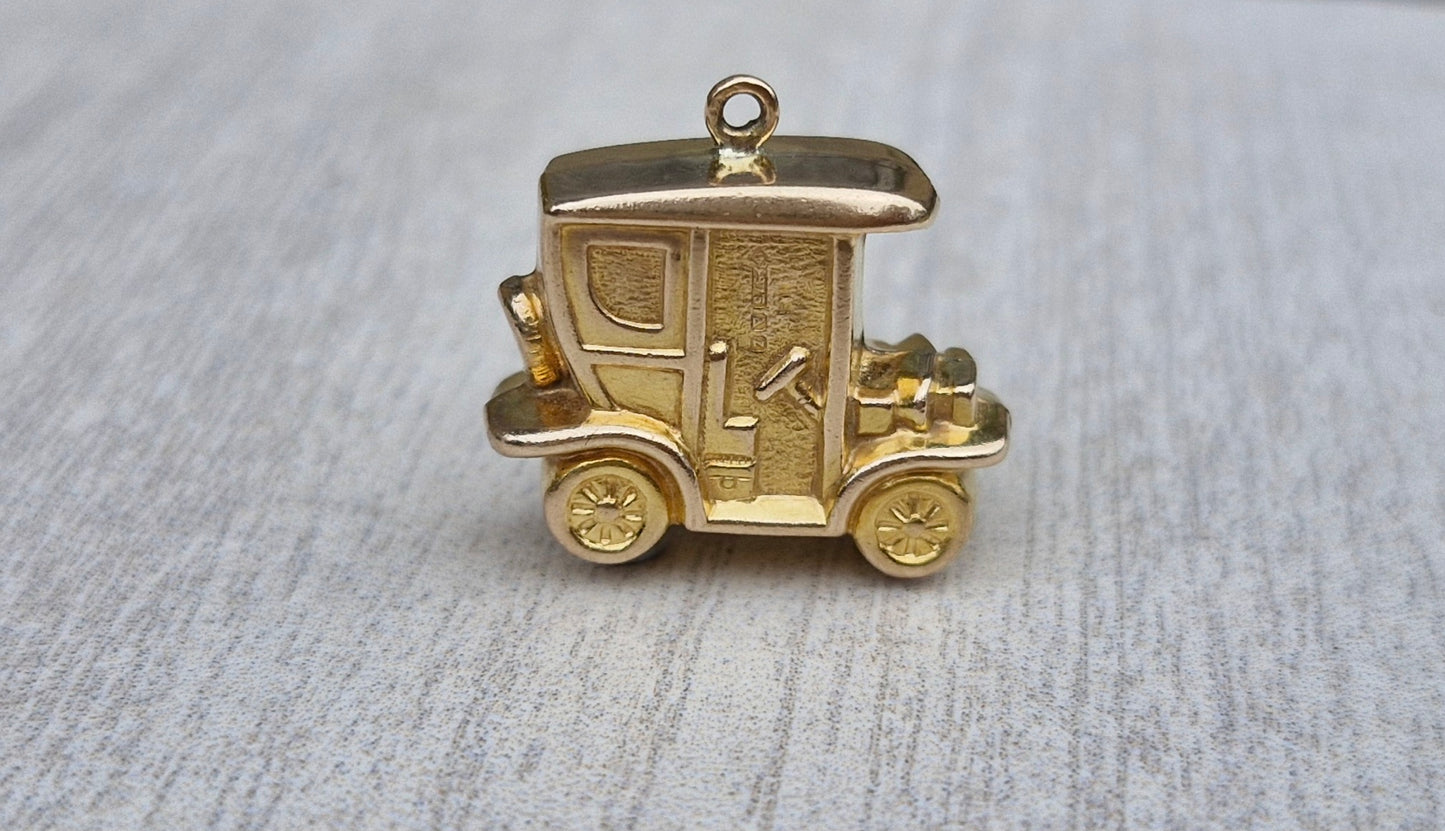 Vintage Large Car Charm in 9ct Gold