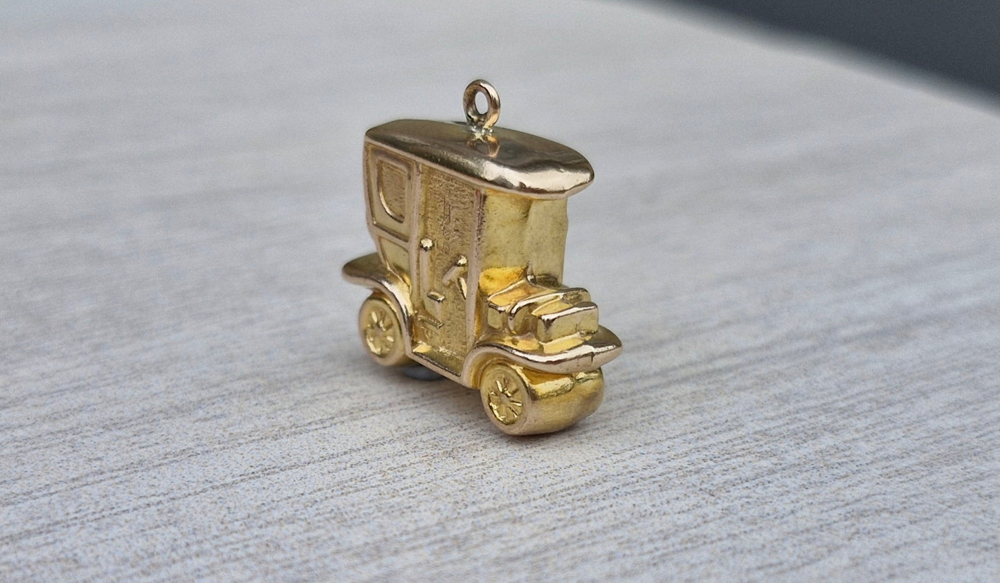Vintage Large Car Charm in 9ct Gold