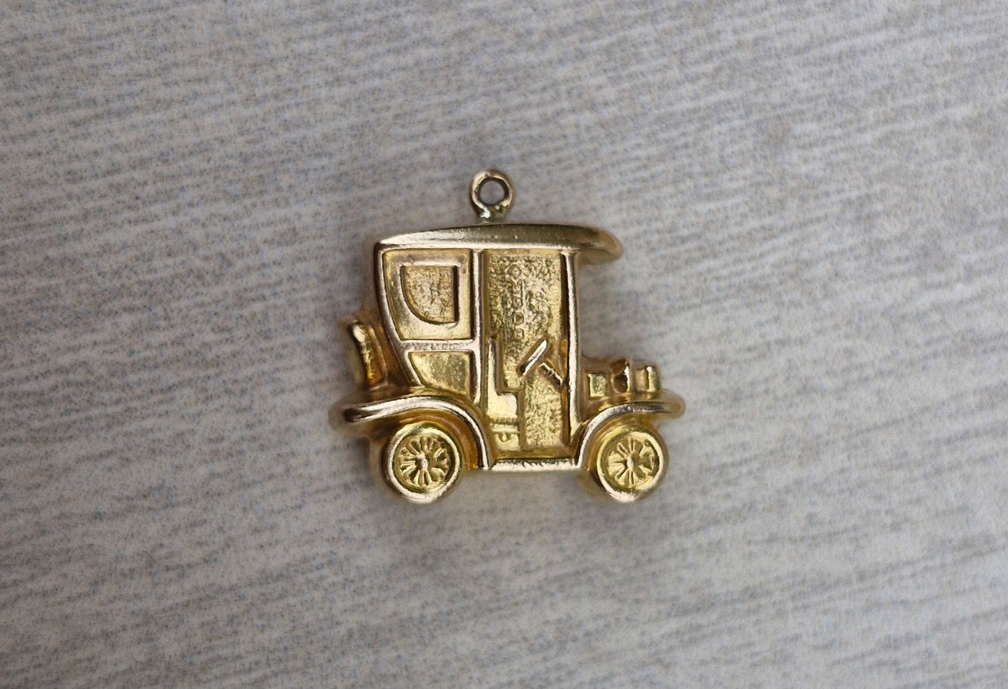 Vintage Large Car Charm in 9ct Gold