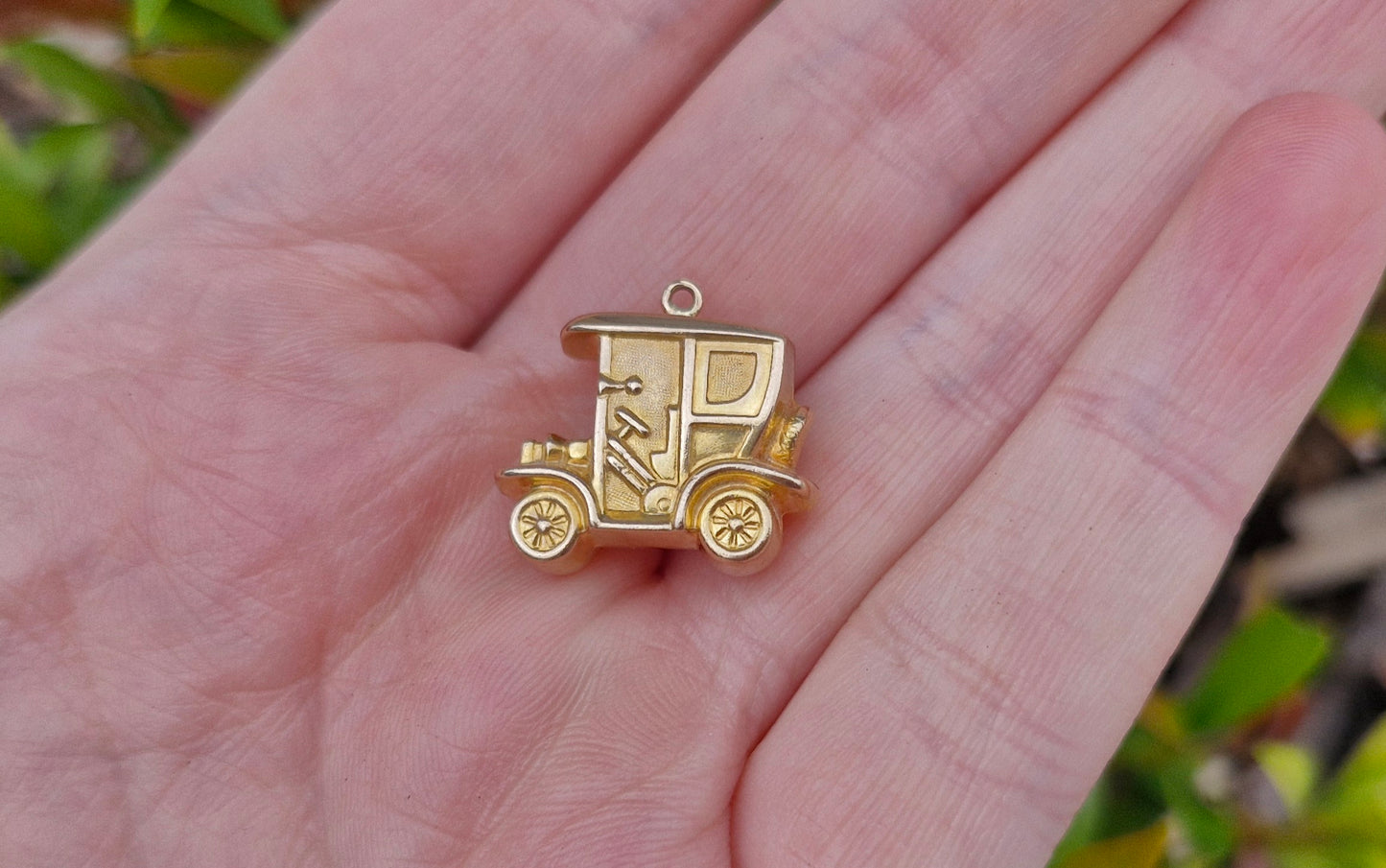 Vintage Large Car Charm in 9ct Gold