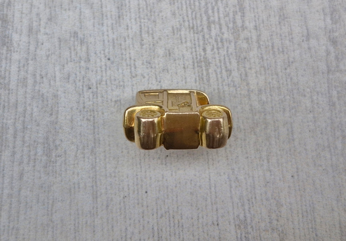 Vintage Large Car Charm in 9ct Gold