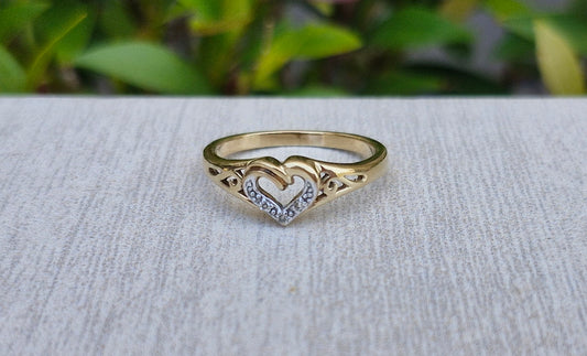 9ct Gold Heart Ring - Size L 1/2 *Scrap Price*