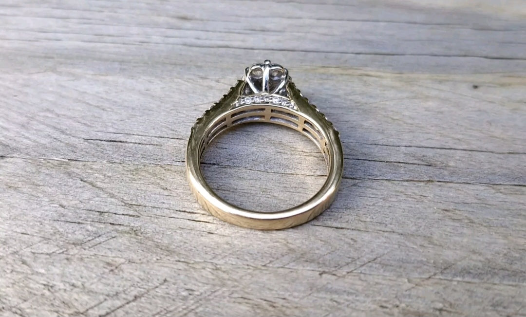 10ct Gold Diamond Ring - Size M