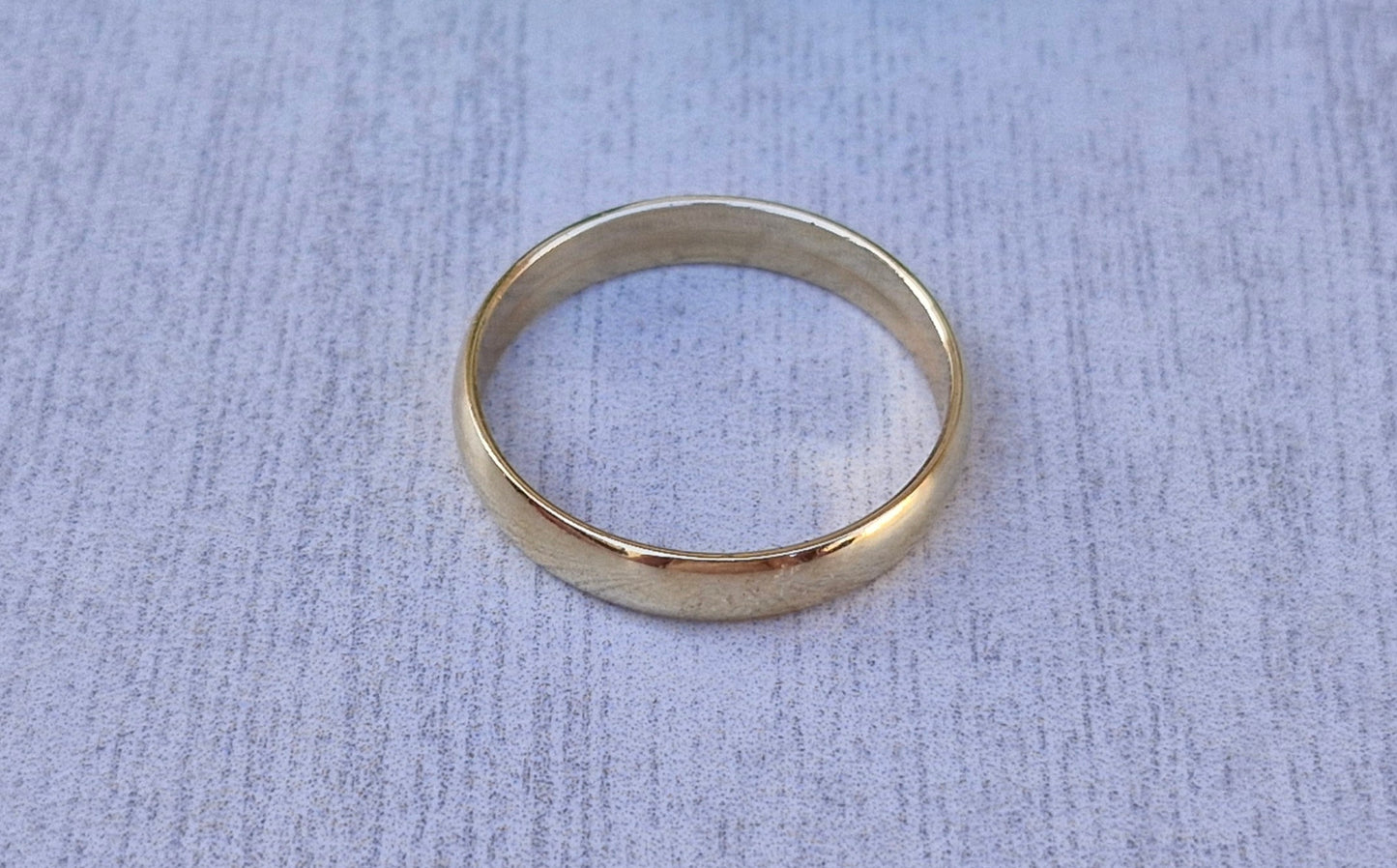 9ct Yellow Gold Band - Size U 1/2